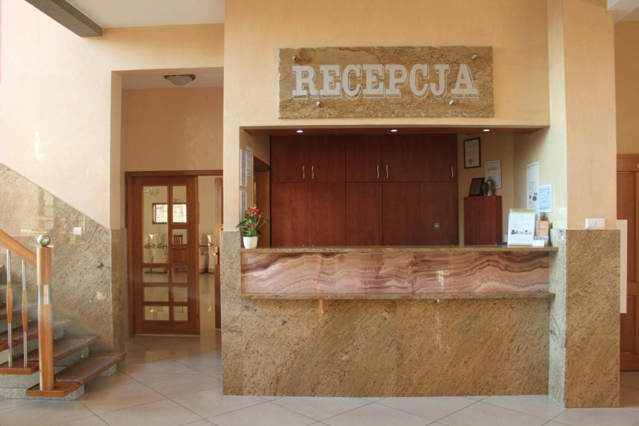 Hotel Oaza Prudnik Bagian luar foto