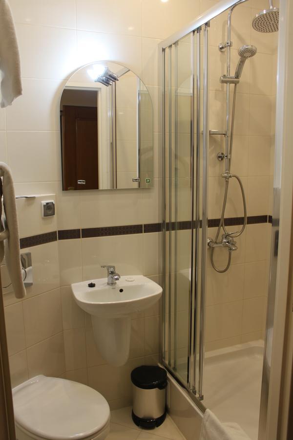 Hotel Oaza Prudnik Bagian luar foto