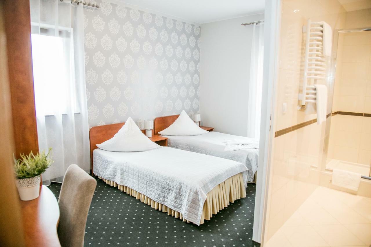 Hotel Oaza Prudnik Bagian luar foto